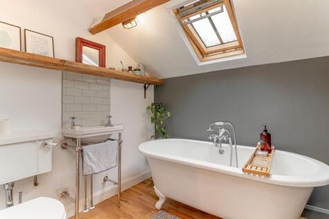 Master Bedroom Ensuite.jpg