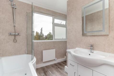 Bathroom.jpg