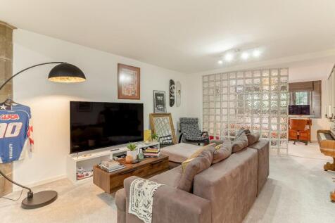 Living Room - C.jpg