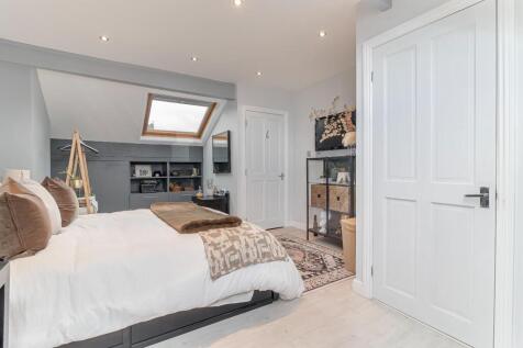 Master Bedroom - A.jpg