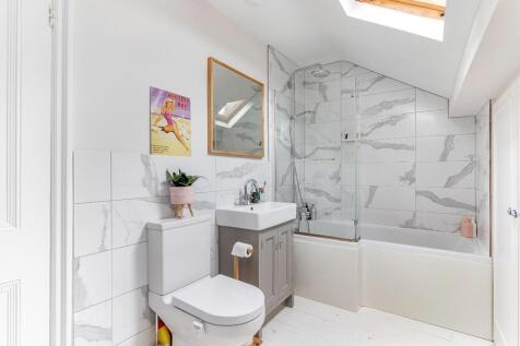 Bathroom 2.jpg