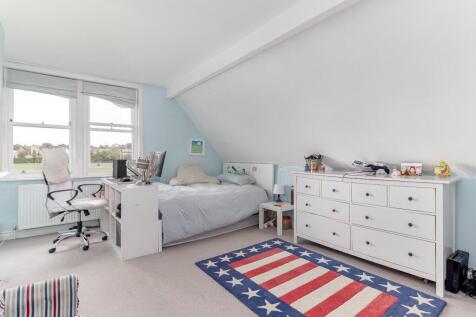 Bedroom 4.jpg