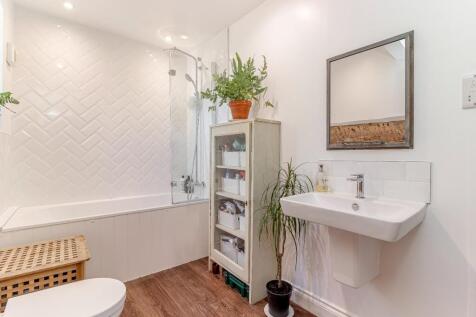 Bathroom.jpg