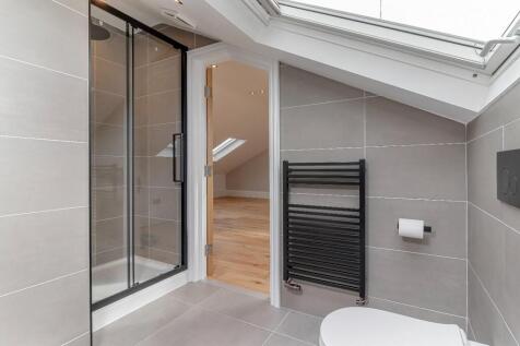 Master Bedroom Ensuite - B.jpg