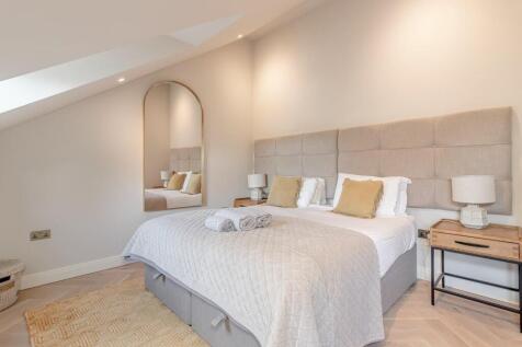 Annexe Bedroom 1 - A.jpg