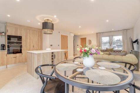 Annexe Living Dining Kitchen - B.jpg