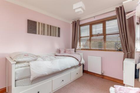 Bedroom 4.jpg
