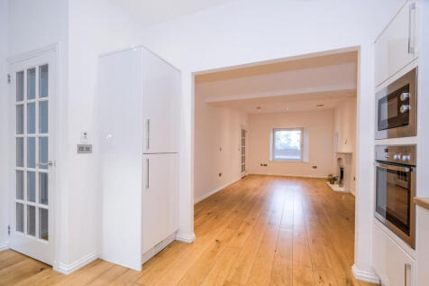 Diningroom and lounge