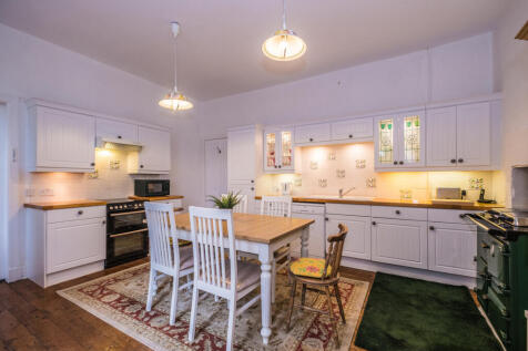 DIning Kitchen alternative view