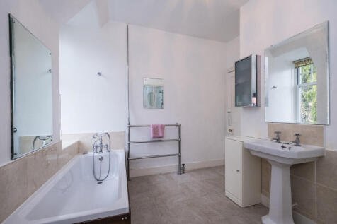 Bathroom alternative view