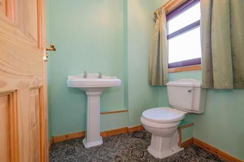 Upstairs cloakroom