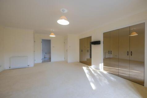 Master bedroom alternative view