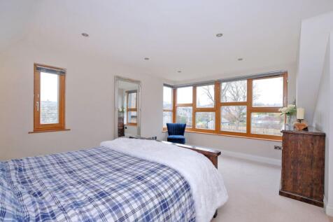 Master bedroom alternative view