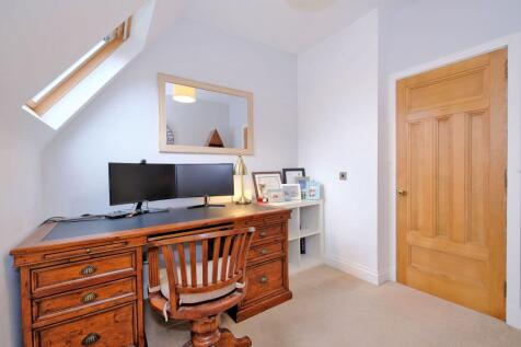 Bedroom 3 alternative view