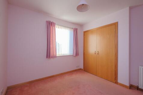 Bedroom 1 alternative view