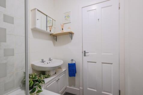 Bathroom alternative view