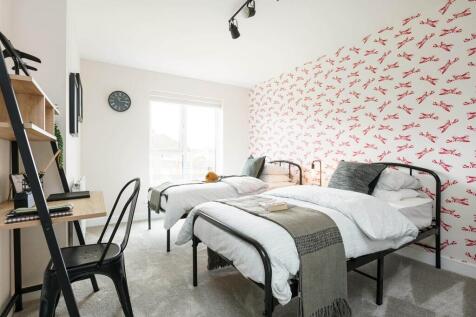 Further double bedrooms means you don&#39;t need to compromise on space