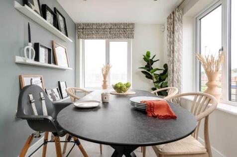 The dining area is the perfect space to entertain family and friends