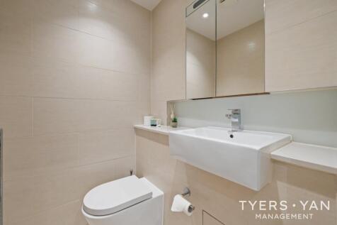 En-Suite Bathroom