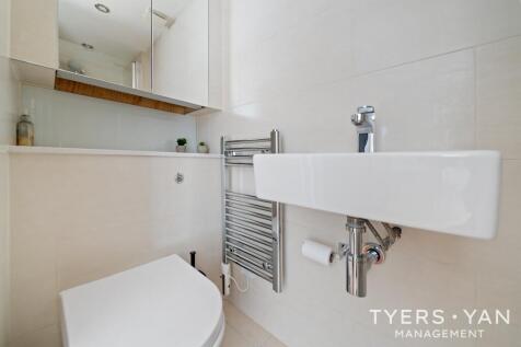 En Suite Bathroom