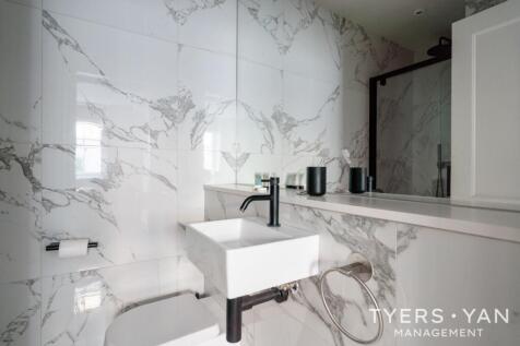 En-Suite (Bed 2)