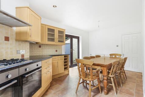 Kitchen/Dining