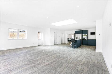 Reception/Kitchen