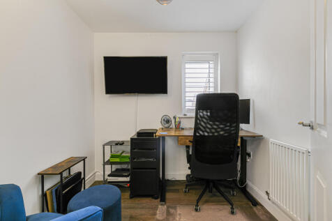 Bedroom/Study