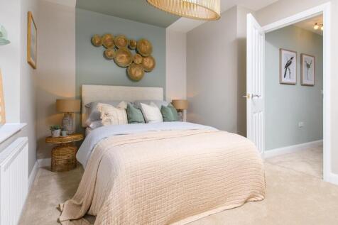 Hollinwood bedroom with blue walls