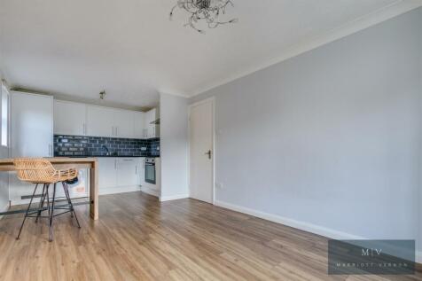 Archers Court Flat 1 MV-6.jpg