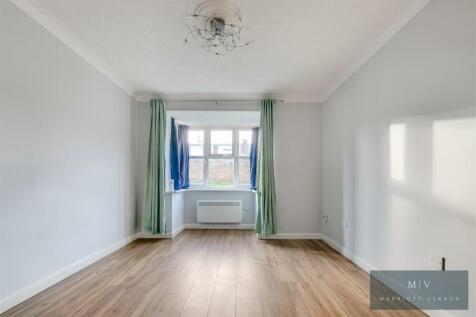 Archers Court Flat 1 MV-5.jpg