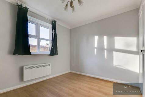Archers Court Flat 1 MV-1.jpg