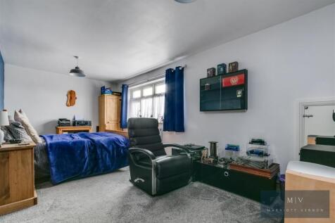 Woodmere Close 14 MV-16.jpg