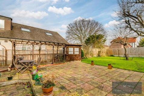 Woodmere Close 14 MV-10.jpg