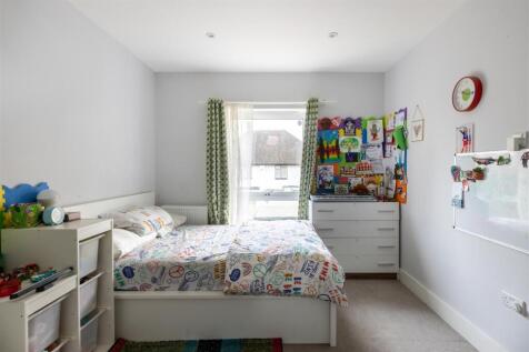 Flat 4 Heronsgate Court-2.jpg
