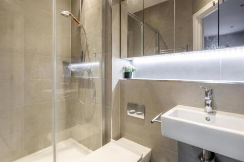 Flat 4 Heronsgate Court-18.jpg