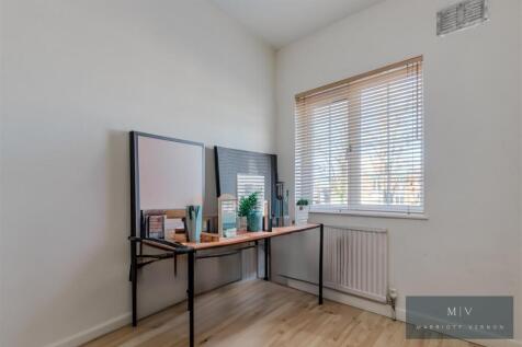 Lower Addiscombe Road 160B MV-16.jpg