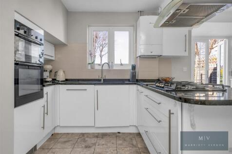 Purley Bury Avenue 63 MV-7.jpg