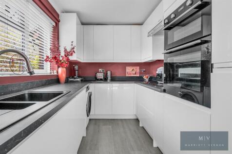 Tindale Close 35 MV-1.jpg