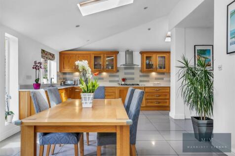 Birdhurst Avenue 6 MV-9.jpg