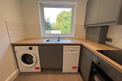 Kitchen 5.jpg