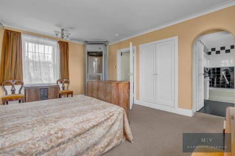 Croham Manor Road 23 MV-4.jpg