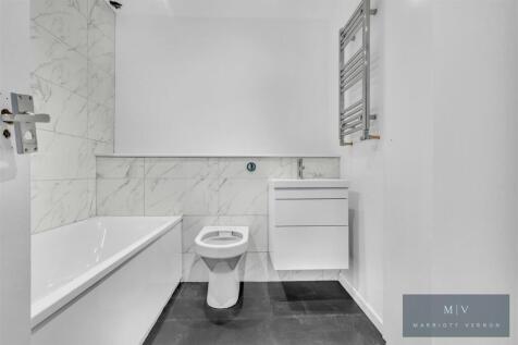 Garrick Crescent 34 MV-4.jpg