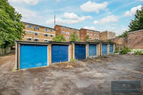 Flat 4 Linkfield Court MV-12.jpg