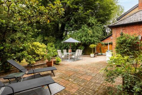 157 Coombe Road-38.jpg