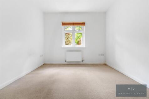 Flat 4 Eva Court MV-1.jpg