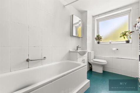 Flat 16 Lister Court MV-5.jpg