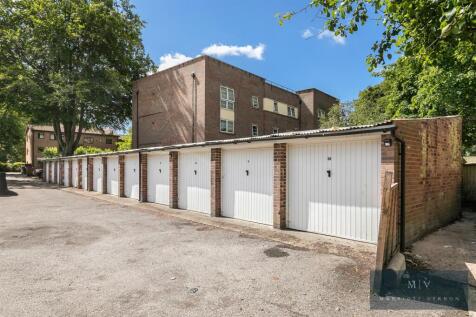 Flat 16 Lister Court MV-12.jpg