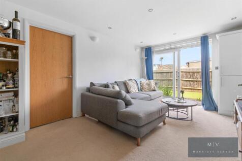 Flat 1, 1A, Bynes Road MV-7.jpg