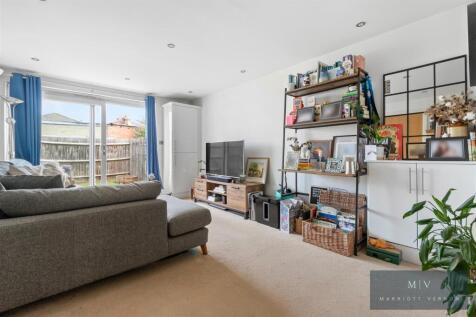 Flat 1, 1A, Bynes Road MV-8.jpg